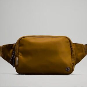 Lululemon Everywhere Belt Bag 2L
